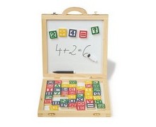 Lettere e numeri magnetici in valigetta di legno